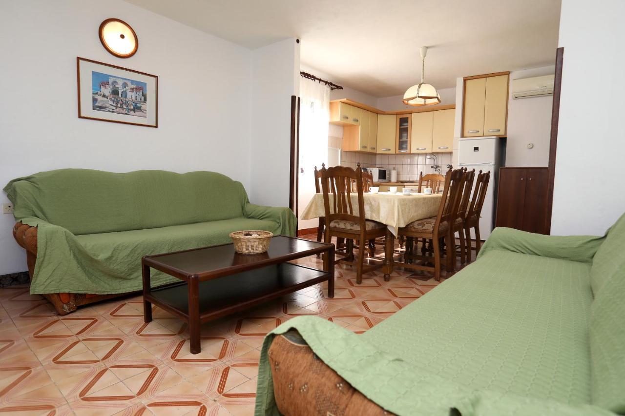 Apartman Karaga تروغير المظهر الخارجي الصورة